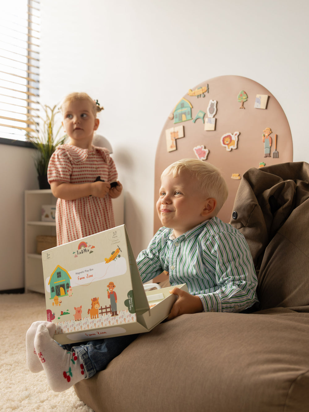 Farm Zone Magnetic Play Box